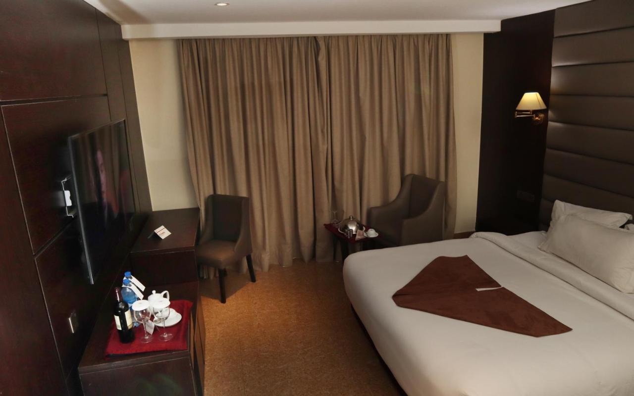 Monty Suites Calabar Eksteriør bilde