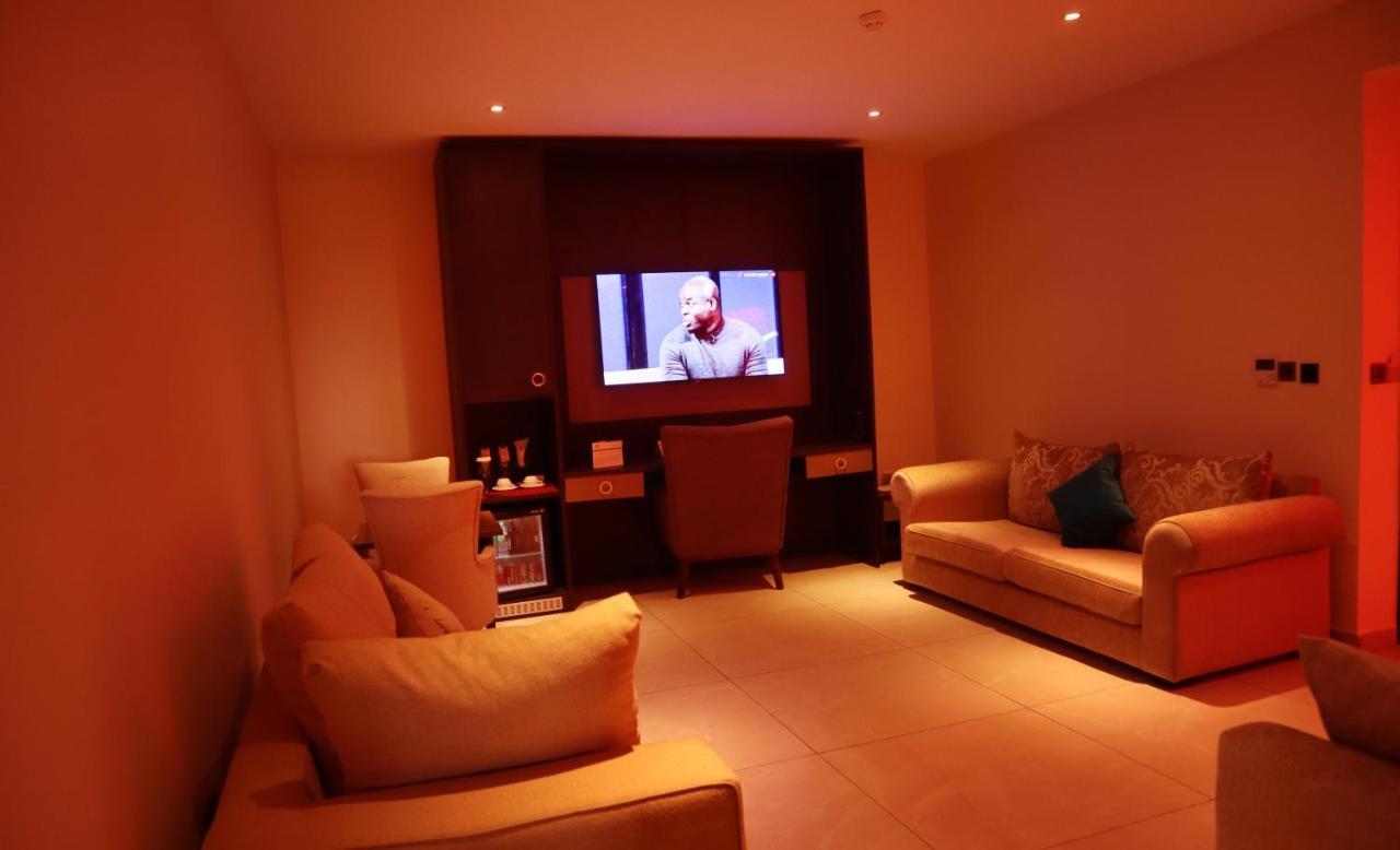 Monty Suites Calabar Eksteriør bilde